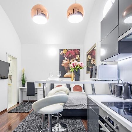 Melody Meadow Apartment ブダペスト エクステリア 写真